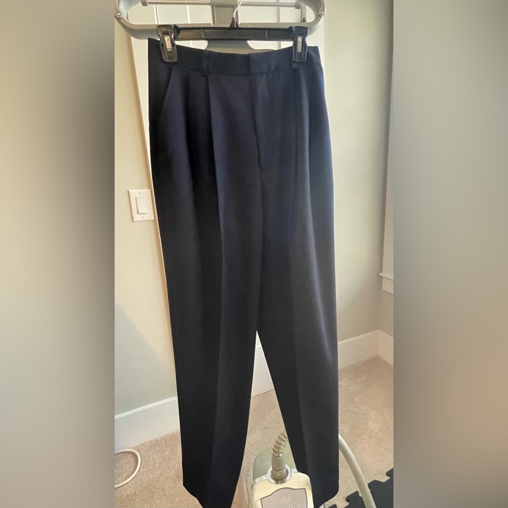 Classique Entier light weight wool navy pants